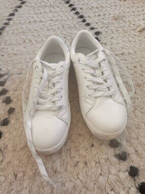 J Crew Factory Kids size 1 white sneakers